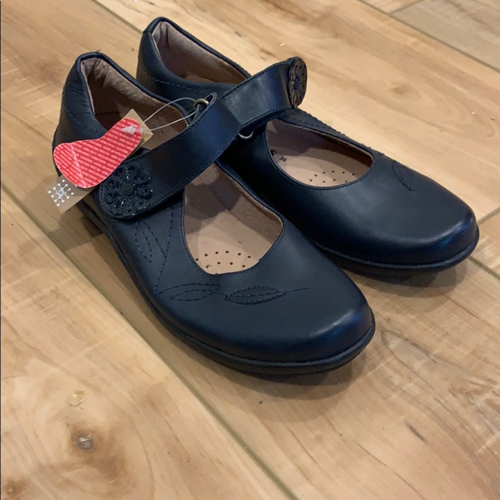 NWT BioMechanics Shoes